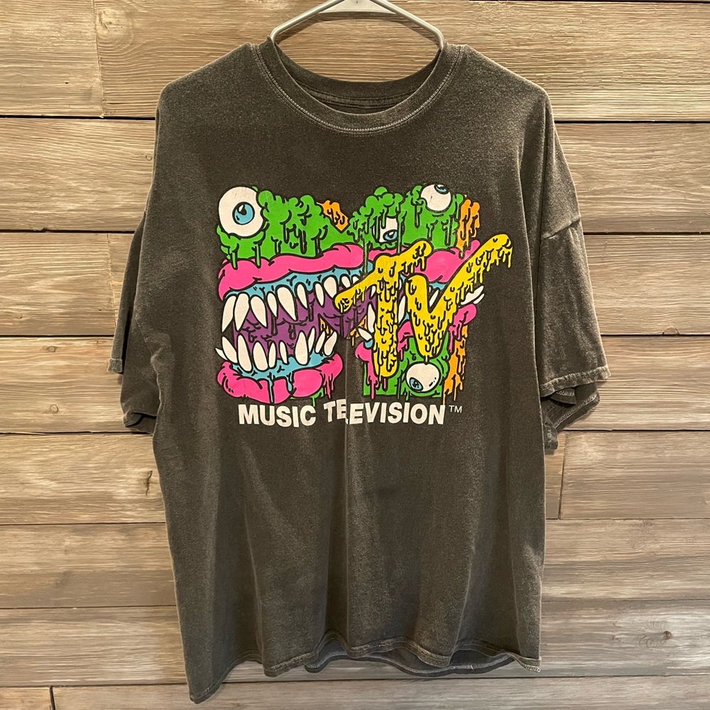 MTV shirt. 2017